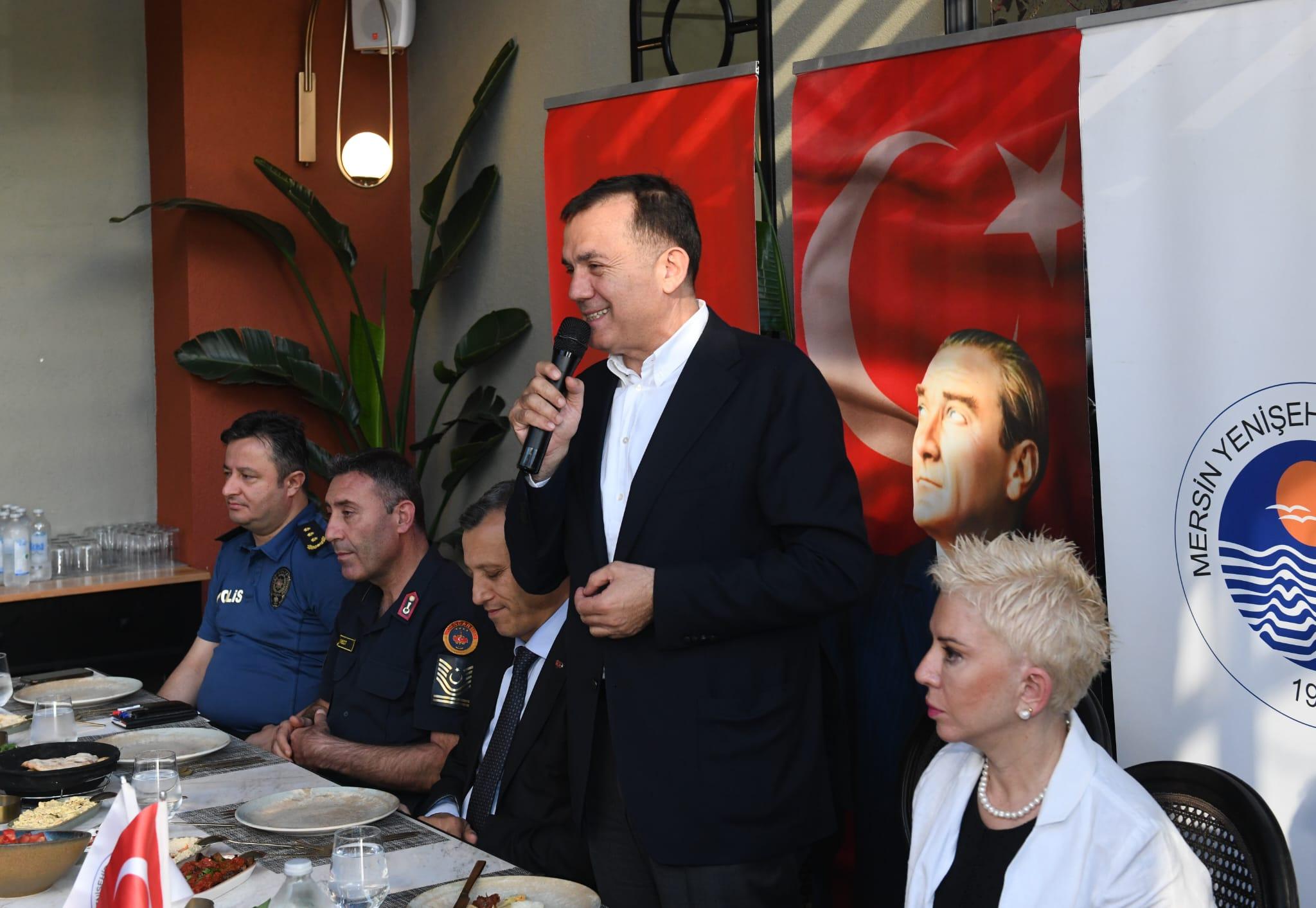 Yenişehir Belediye Başkanı Muhtarlarla İletişim Halinde